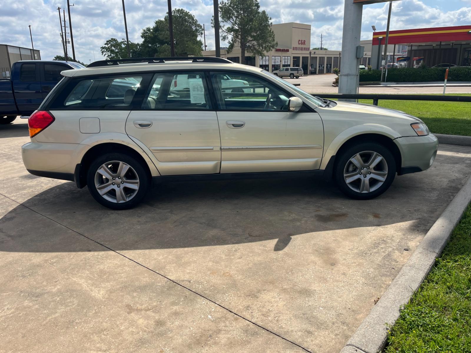 2005 GOLD /TAN Subaru Outback 3.0R L.L.Bean Edition Wagon (4S4BP86C354) with an 3.0L H6 DOHC 24V engine, 5-Speed Automatic Overdrive transmission, located at 14700 Tomball Parkway 249, Houston, TX, 77086, (281) 444-2200, 29.928619, -95.504074 - Photo #7